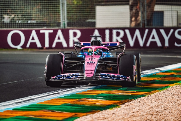 引擎轰鸣声再度响彻雷诺旗下alpinef1车队迎战f1中国大奖赛