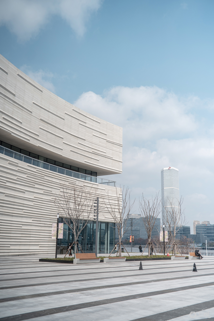 城事|上海西岸大剧院初露真容,首届“自在春天艺术节”盛大启幕