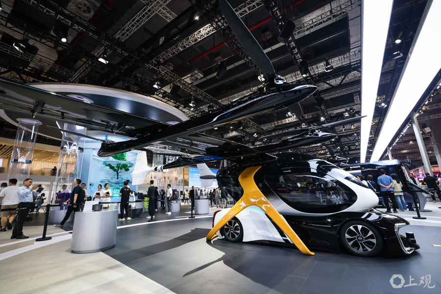会展区飞行汽车、ai员工、全包裹气囊……上海车展不只是车